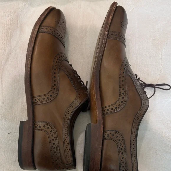 Allen Edmonds Classic Brown Leather Derbys - Picture 4 of 6